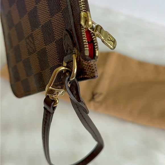Auth Louis Vuitton Wristlet - Picture 17 of 17